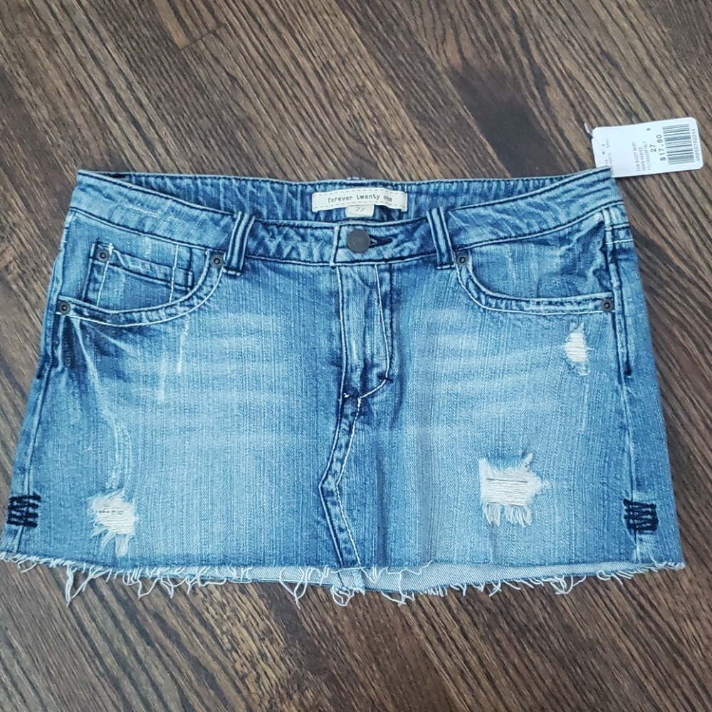 Forever21 jean skirt. BRAND NEW!!